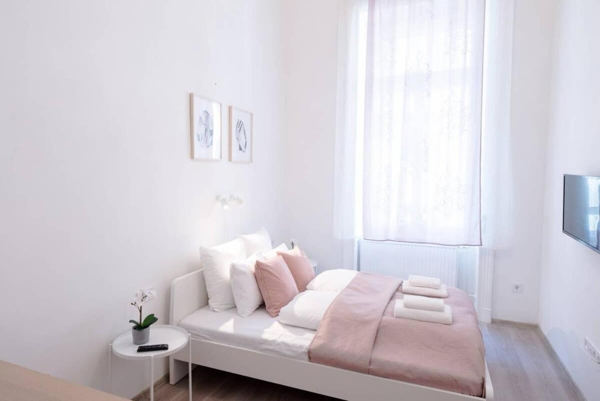 Brand New Studio With Aircon In The Center Budapest Exterior foto